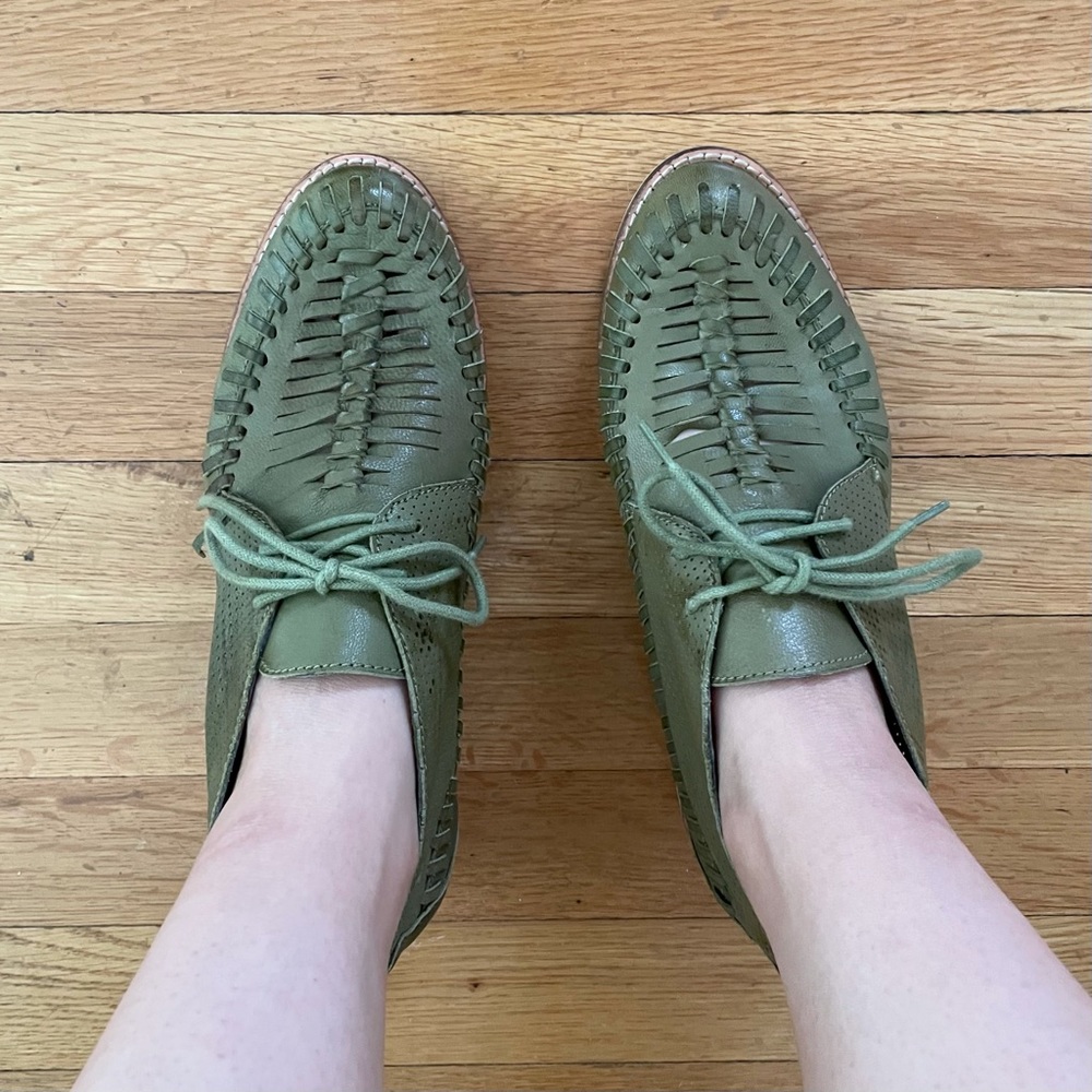 Dolce Vita | Weaved Oxfords in Olive Green